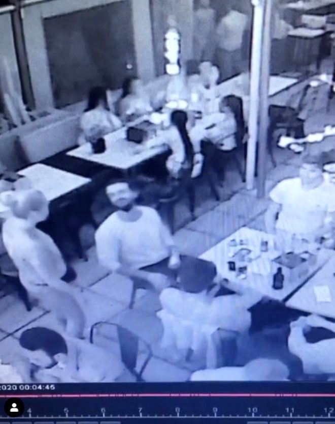 Tanınmış model ofisiant qadına təcavüz etdi - FOTOLAR